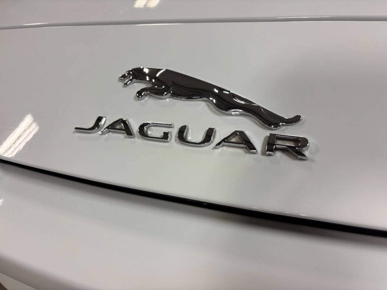 Used 2014 Jaguar F-TYPE Convertible RWD image 16