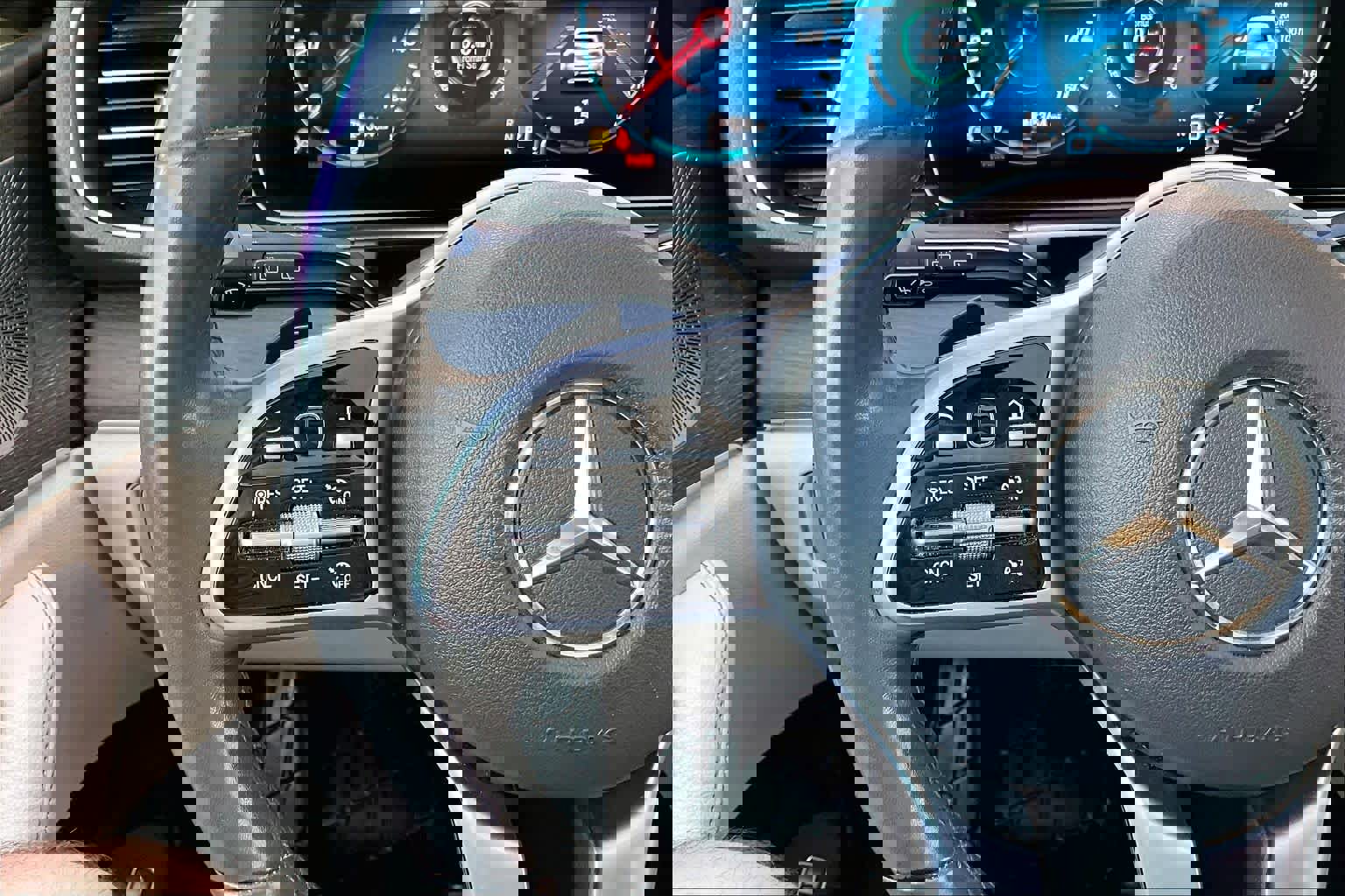 Used 2020 Mercedes-Benz GLE 350 4MATIC image 24