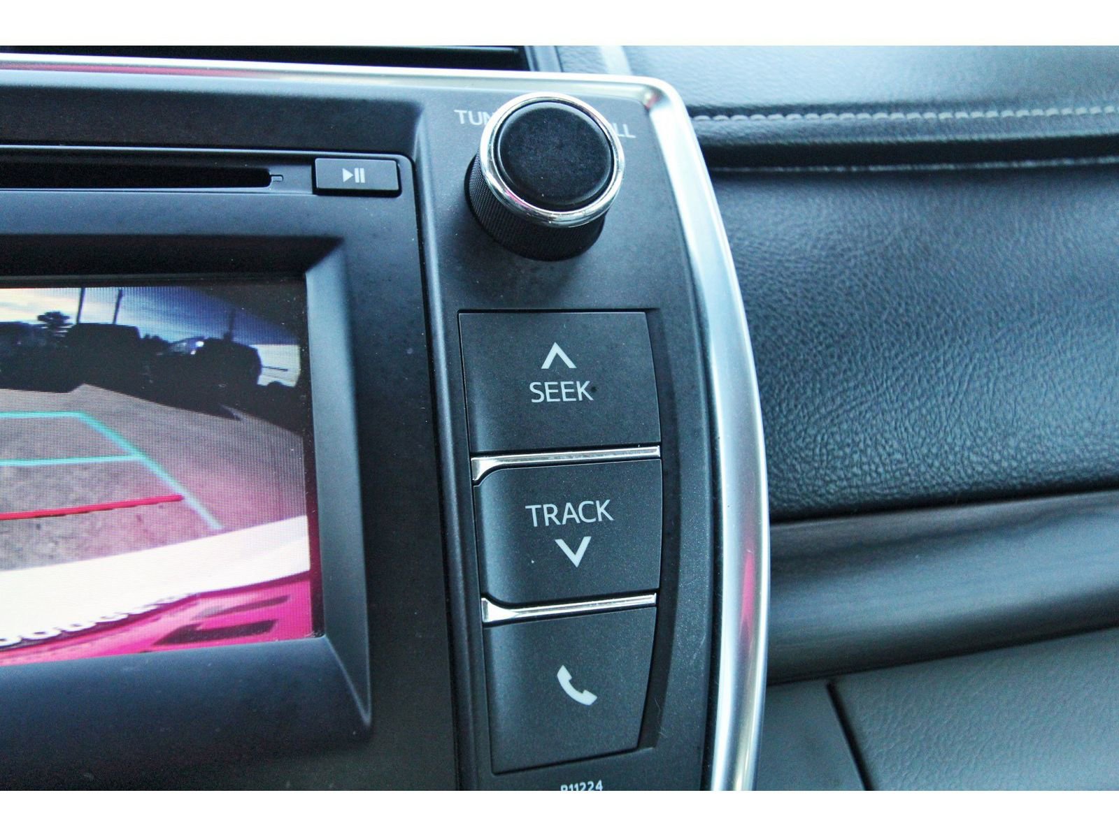 Used 2016 Toyota Camry LE image 27