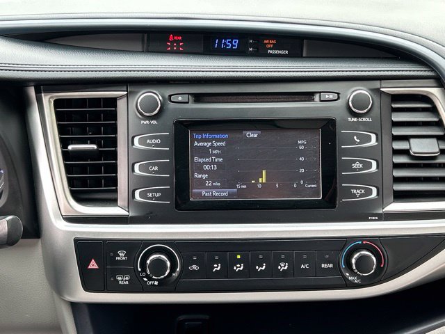Used 2019 Toyota Highlander LE AWD/4WD image 47