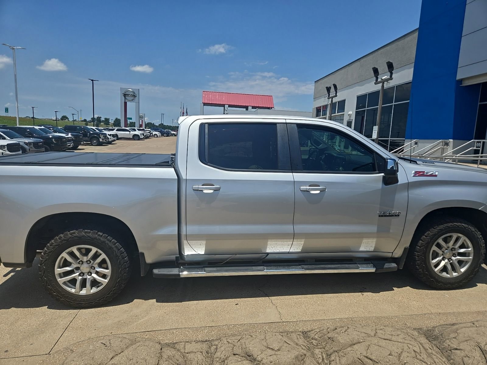 Used 2020 Chevrolet Silverado 1500 LT w/ Texas Edition AWD/4WD image 12
