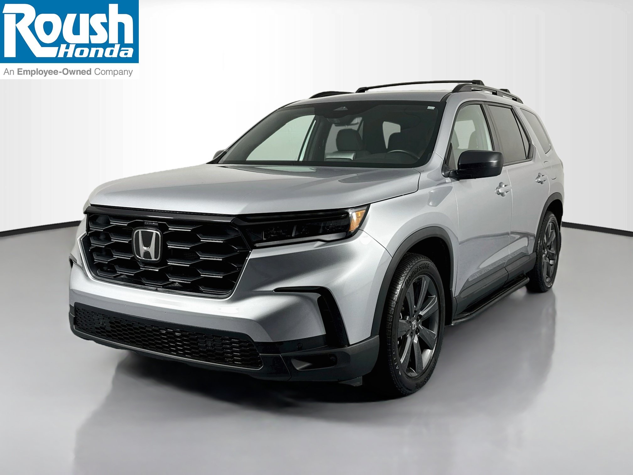 Certified 2025 Honda Pilot Sport image 1