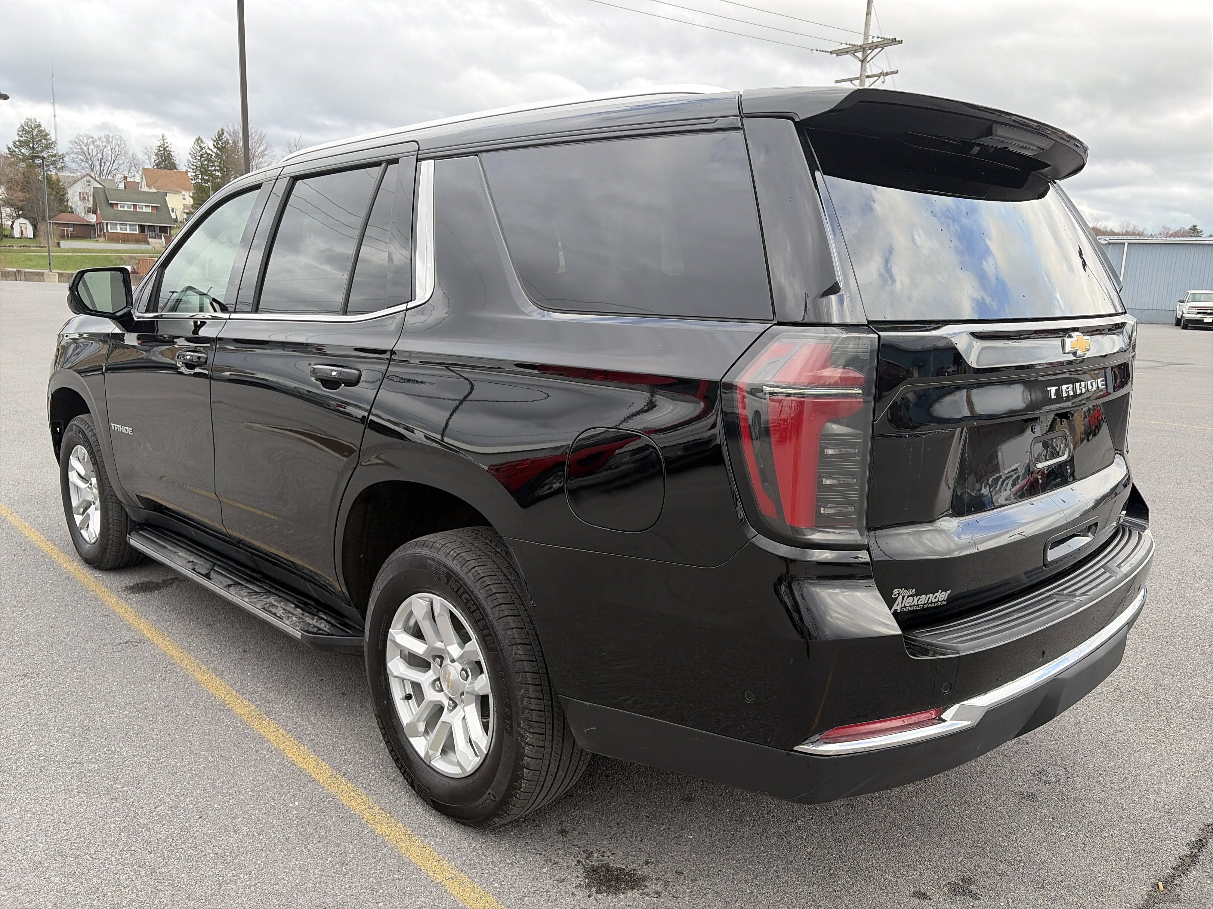 Used 2025 Chevrolet Tahoe LT AWD/4WD image 6