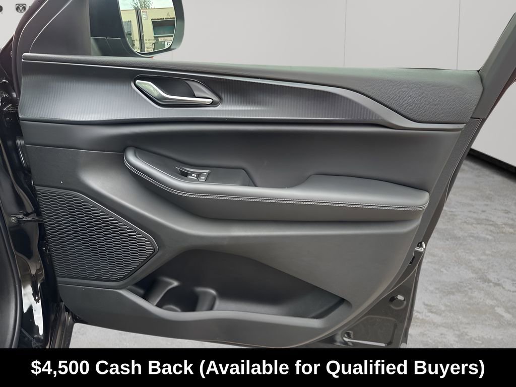 New 2025 Jeep Grand Cherokee L Laredo w/ Luxury Tech Group I RWD image 15