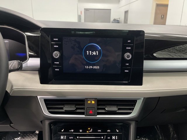 New 2026 Volkswagen Taos SE image 19