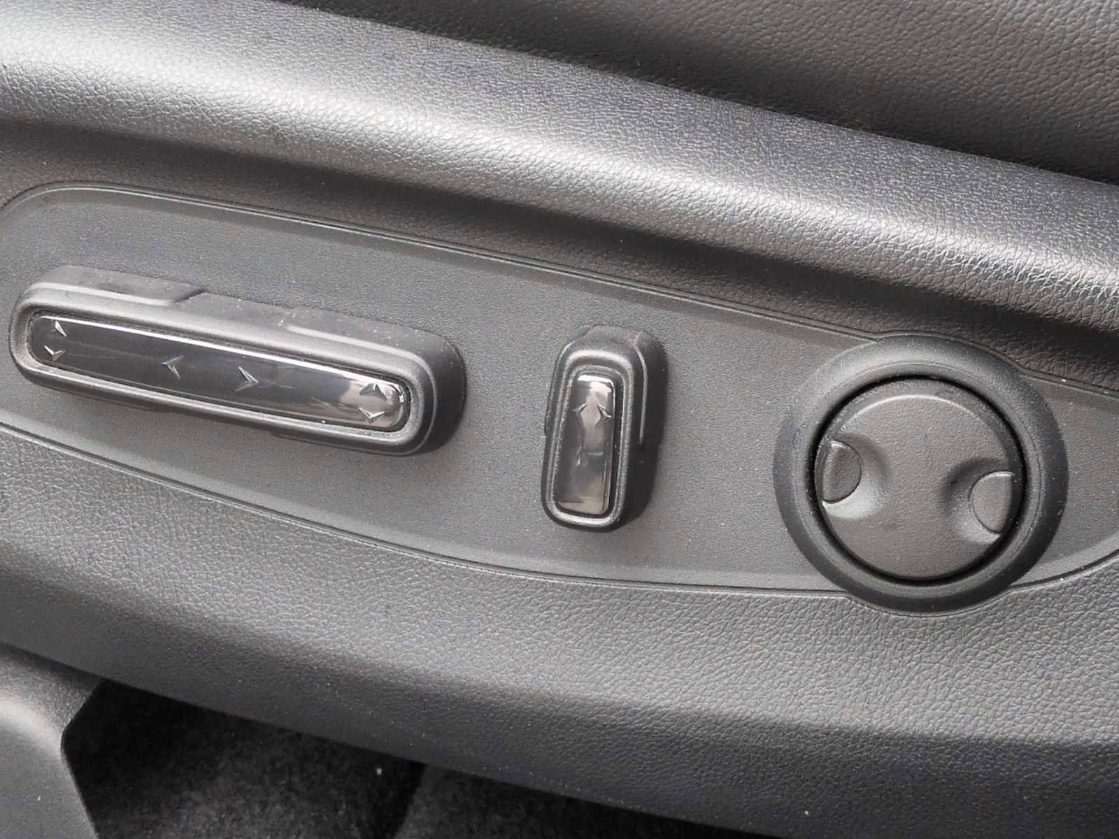 Used 2025 Honda CR-V Sport Touring image 8