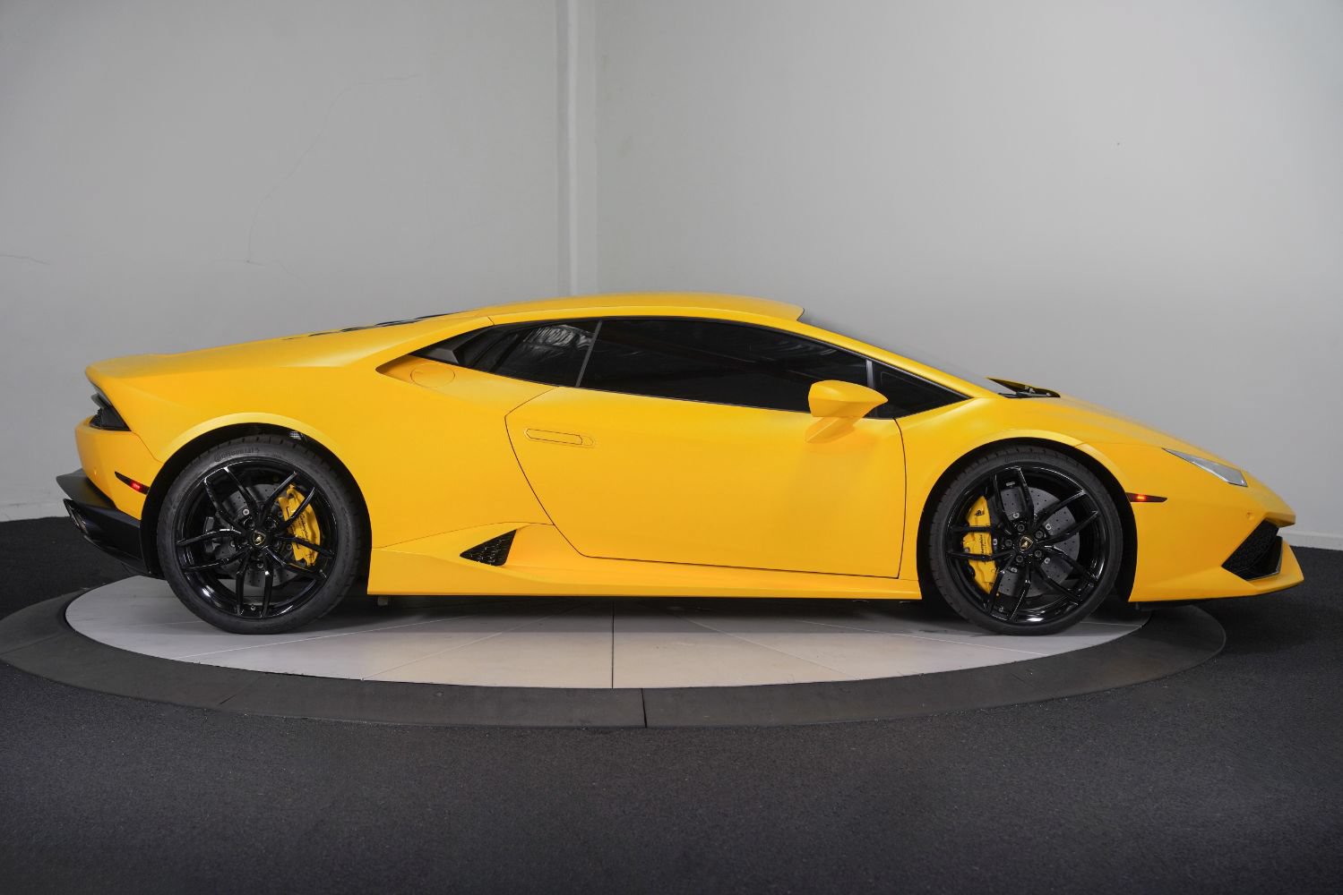 Used 2015 Lamborghini Huracan LP 610-4 AWD/4WD image 8