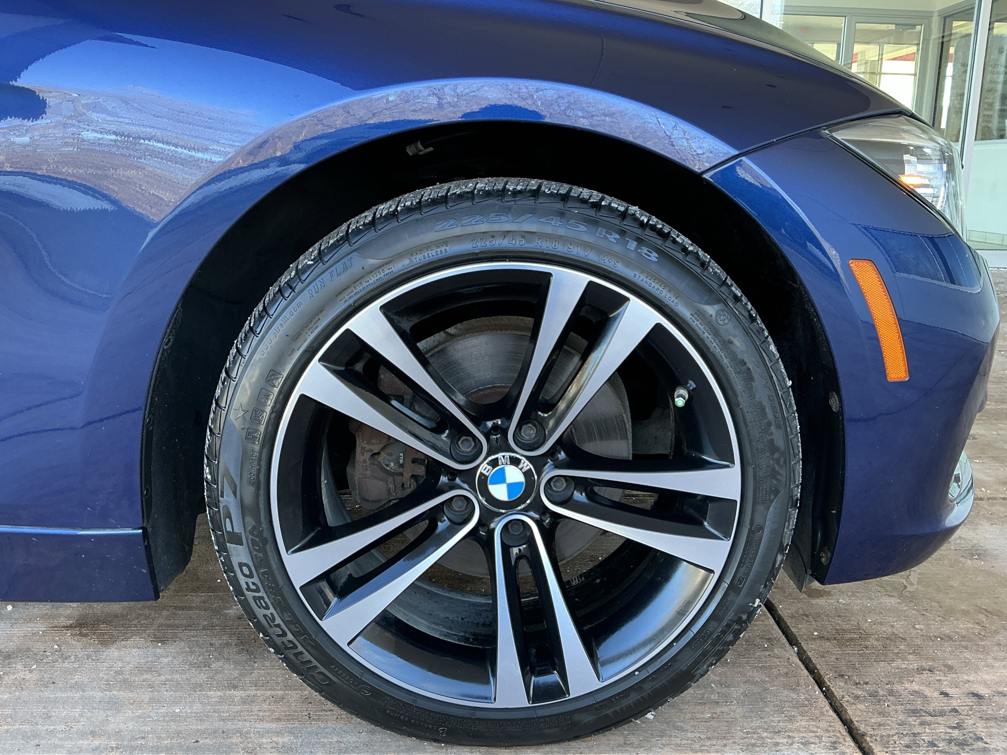 Used 2018 BMW 330i xDrive Sedan w/ Premium Package image 28