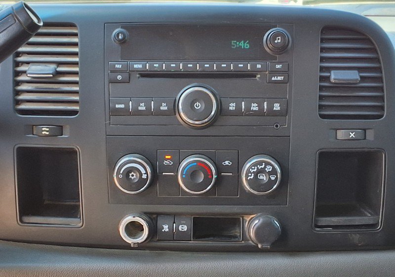 Used 2011 Chevrolet Silverado 3500 W/T AWD/4WD image 17