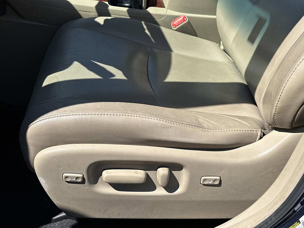 Used 2011 Toyota Highlander Limited w/ Tow Pkg image 18