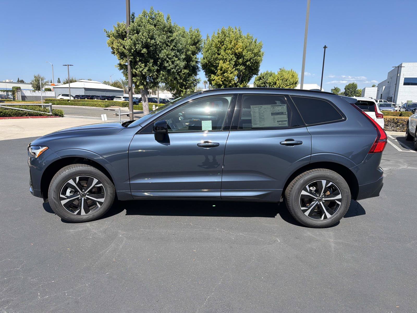 New 2027 Volvo XC60 B5 Core AWD/4WD image 4