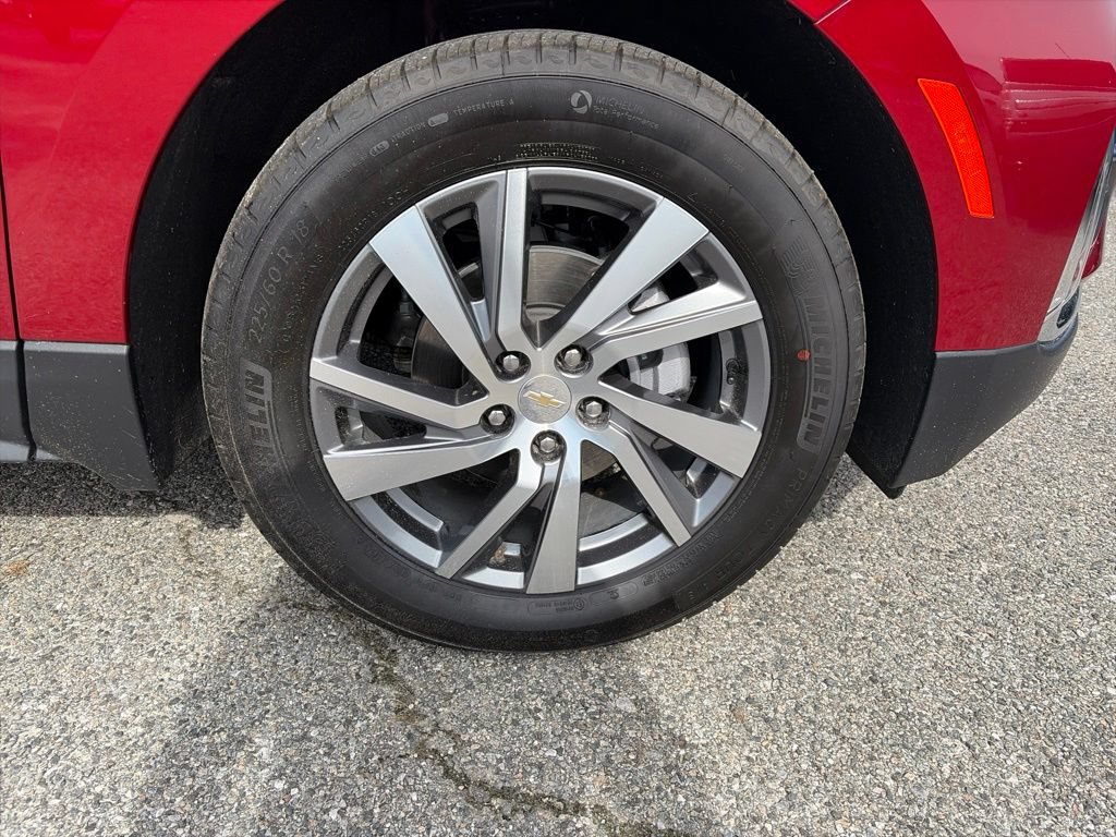 Used 2024 Chevrolet Equinox Premier w/ LPO, Floor Liner Package FWD image 9