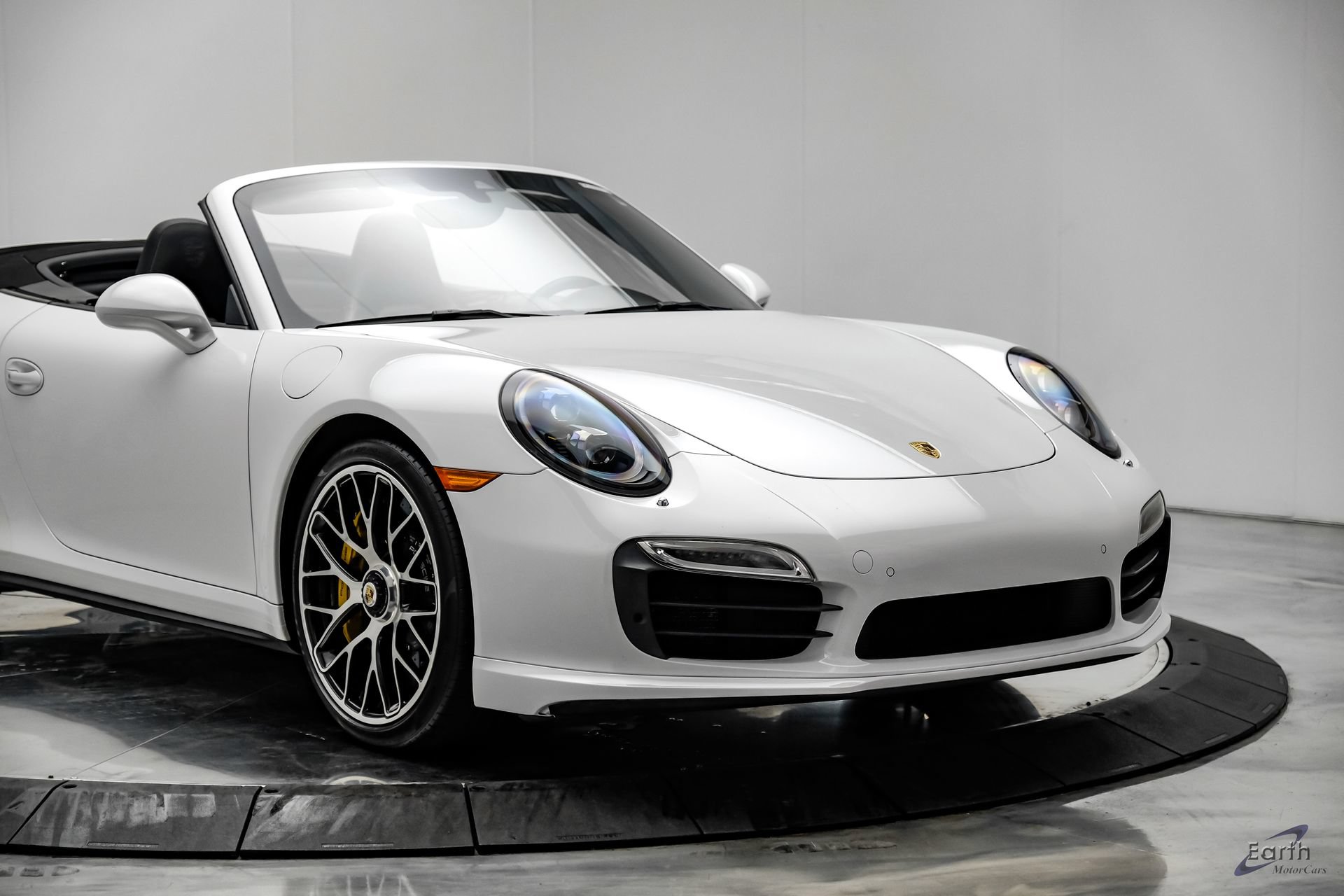 Used 2016 Porsche 911 Turbo S AWD/4WD image 32