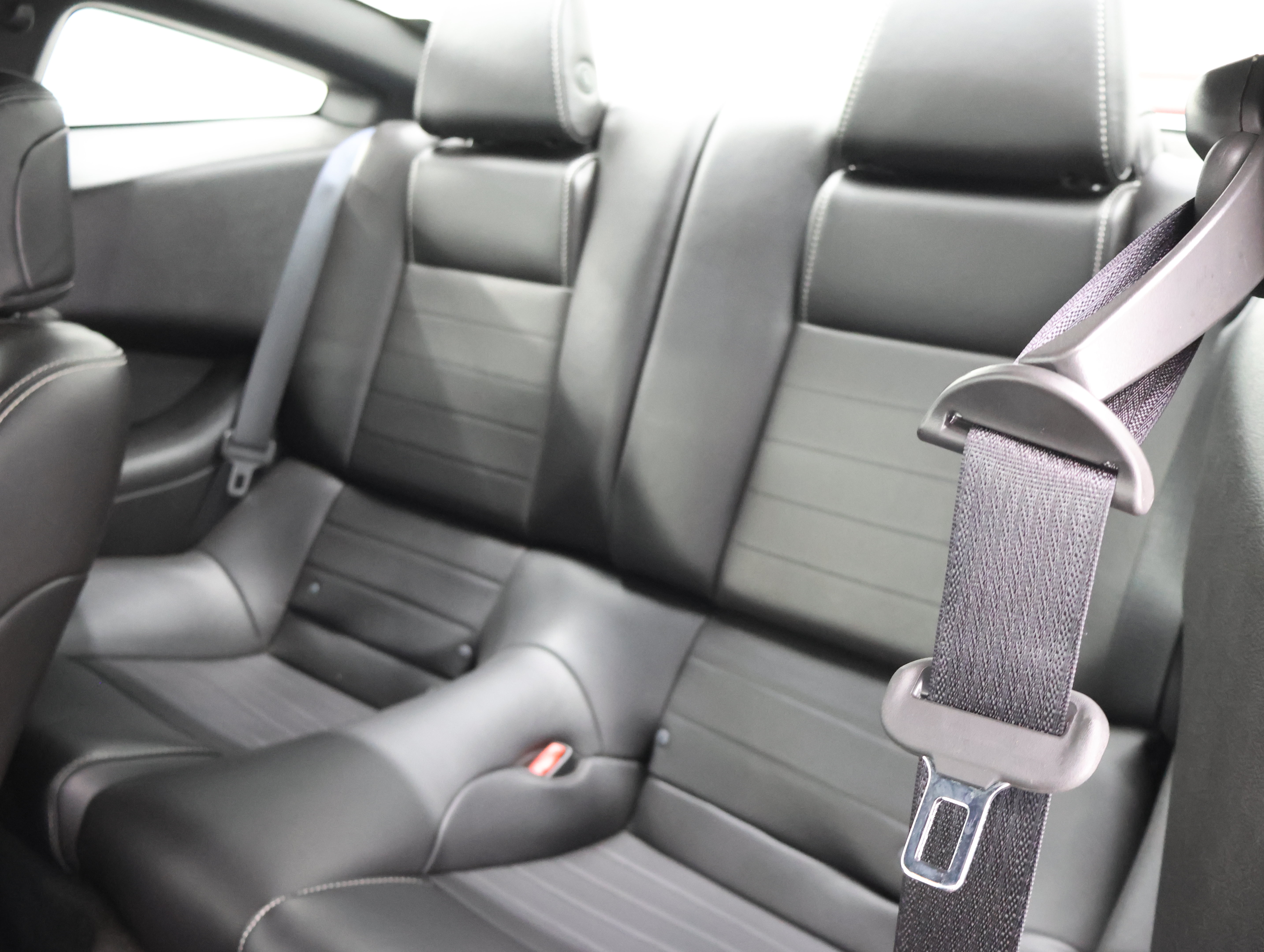 Used 2013 Ford Mustang GT Premium w/ Comfort Pkg RWD image 9