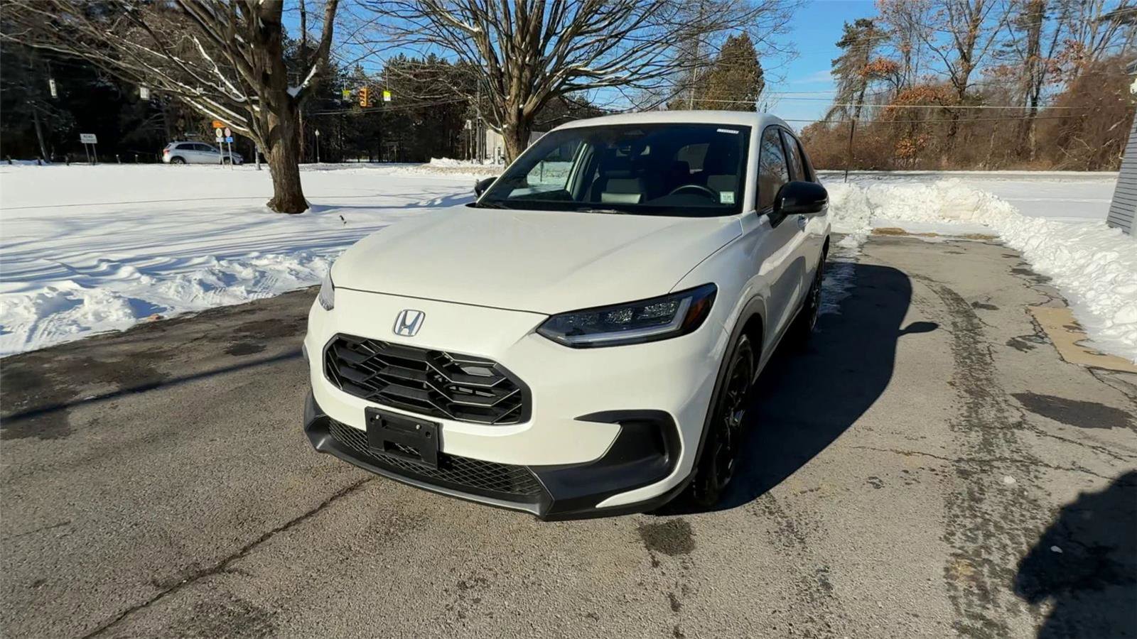 Used 2025 Honda HR-V Sport image 3