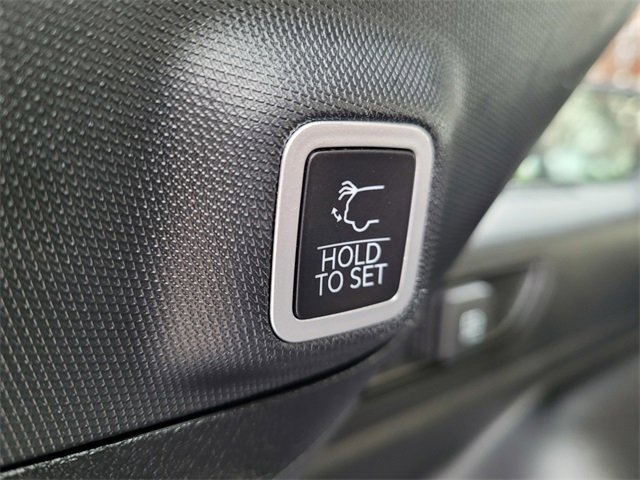 Used 2024 Jeep Grand Cherokee Limited image 31