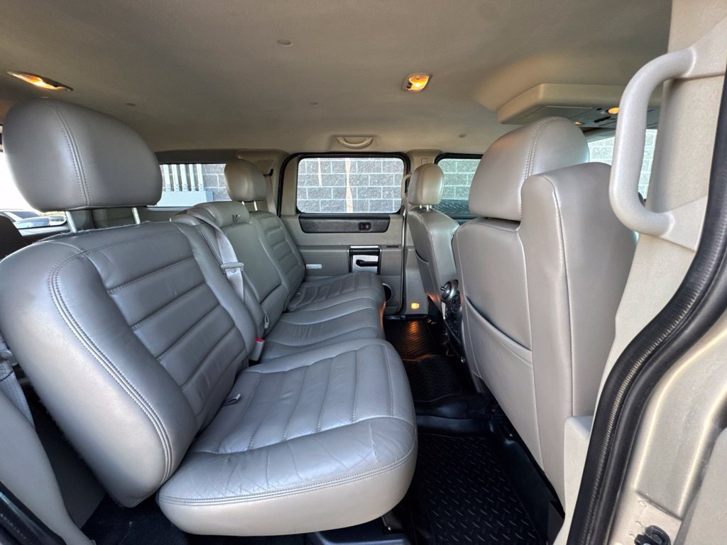 Used 2004 HUMMER H2 w/ Preferred Equipment Group AWD/4WD image 29