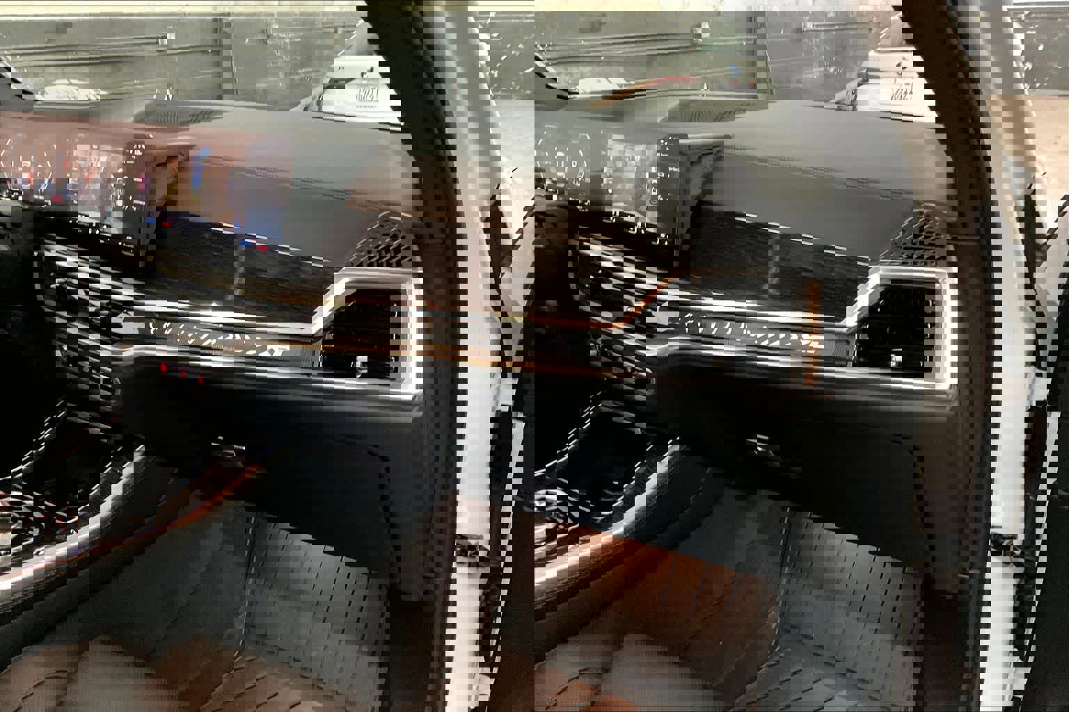 Certified 2025 BMW X5 xDrive40i w/ M Sport Package image 18