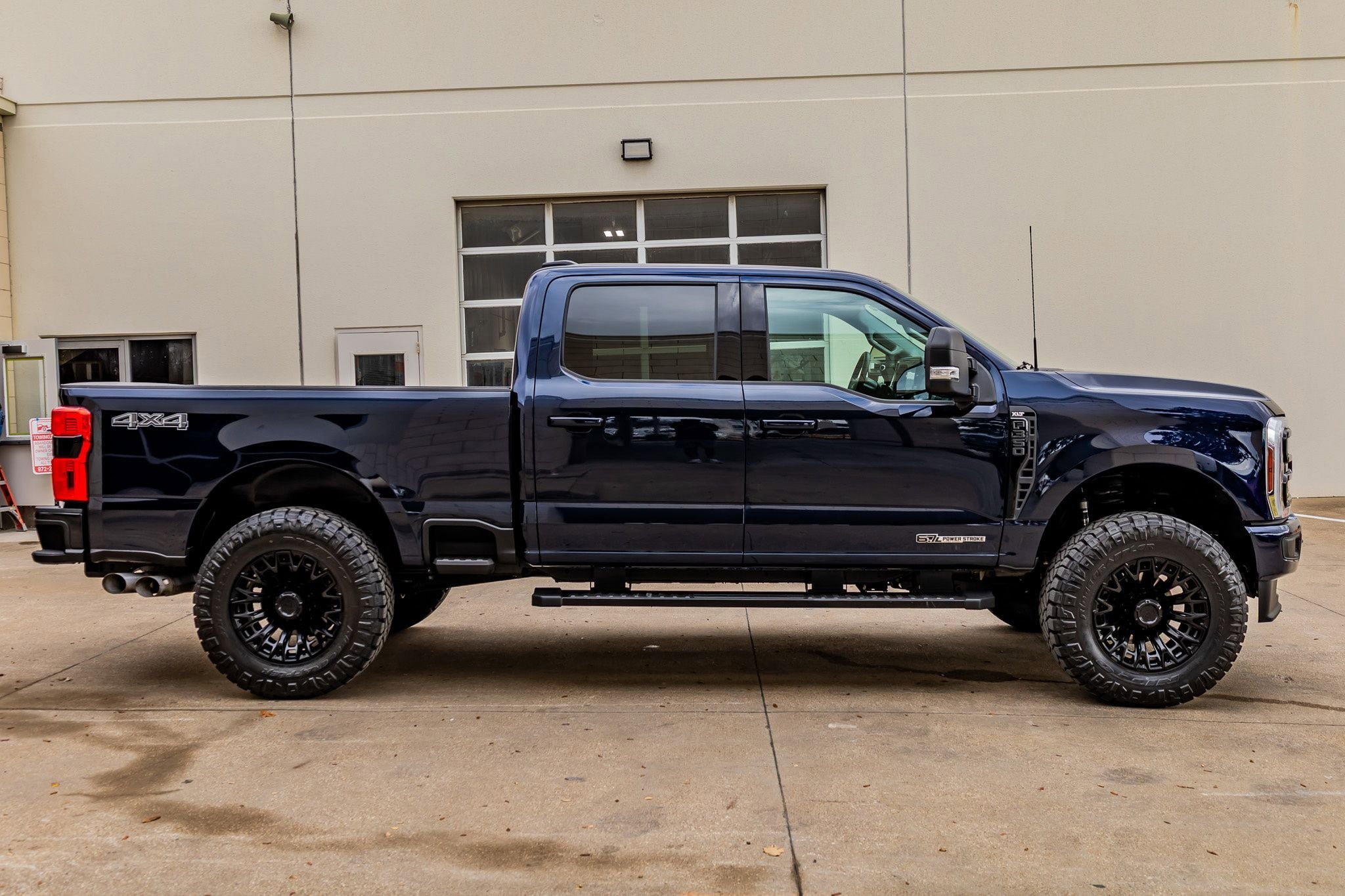 Used 2025 Ford F350 XLT w/ Black Appearance Package AWD/4WD image 11
