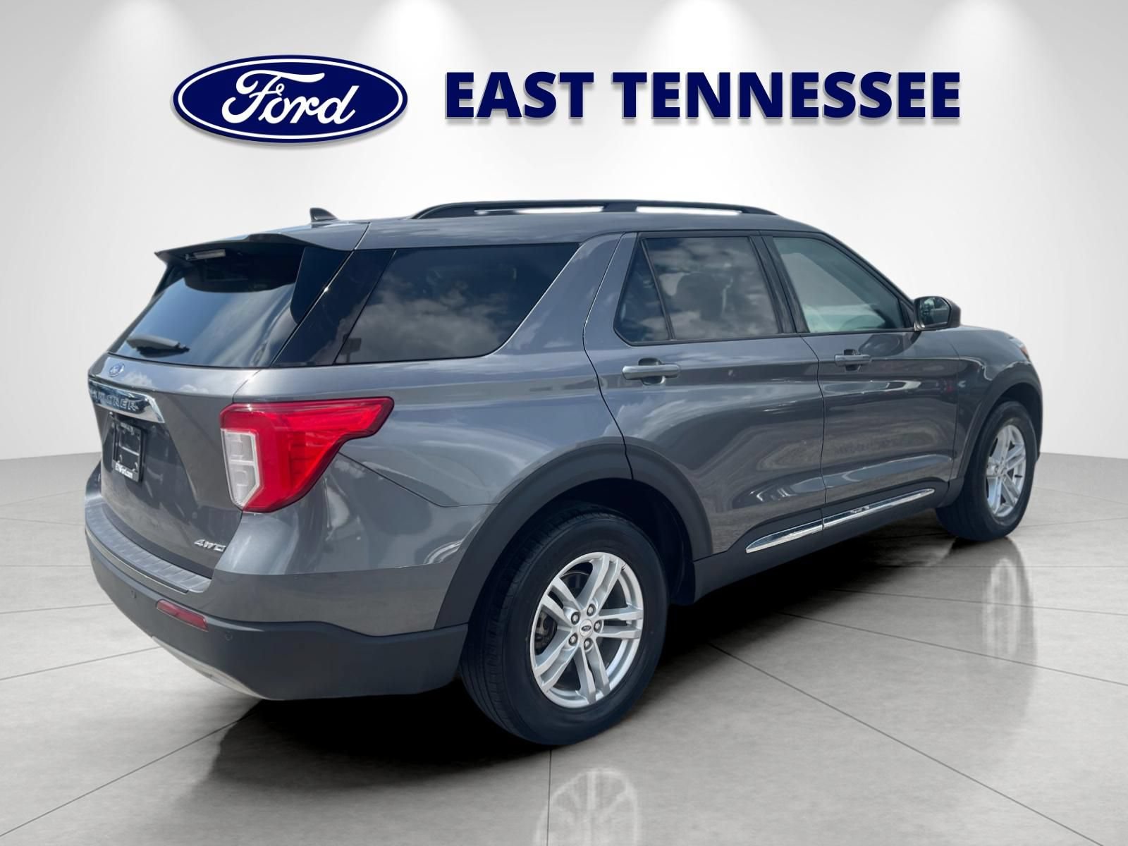 Used 2023 Ford Explorer XLT w/ Equipment Group 202A AWD/4WD image 3