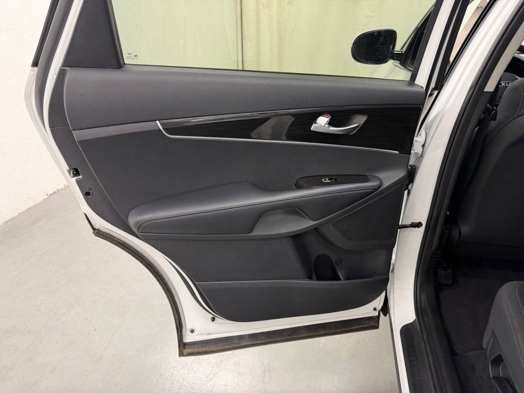 Used 2020 Kia Sorento L FWD image 18
