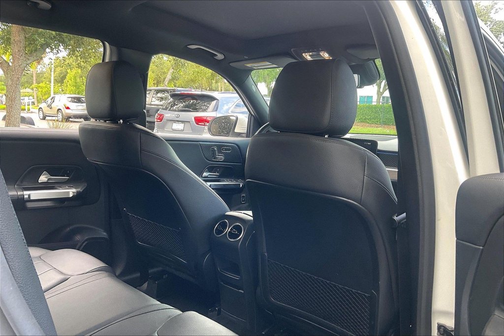 Used 2025 Mercedes-Benz GLB 250 image 19