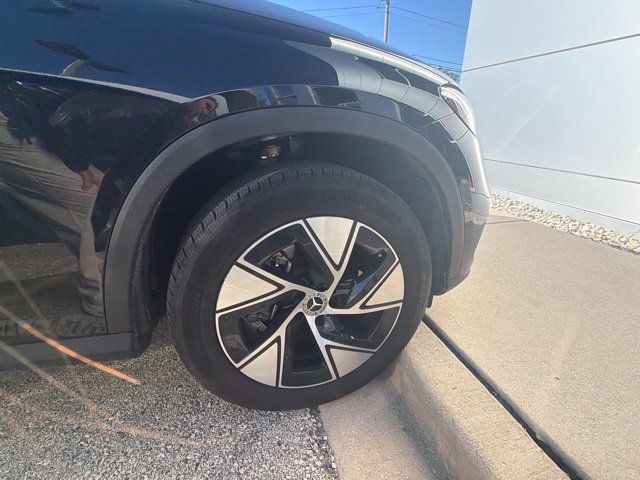 Used 2023 Mercedes-Benz GLC 300 4MATIC image 11