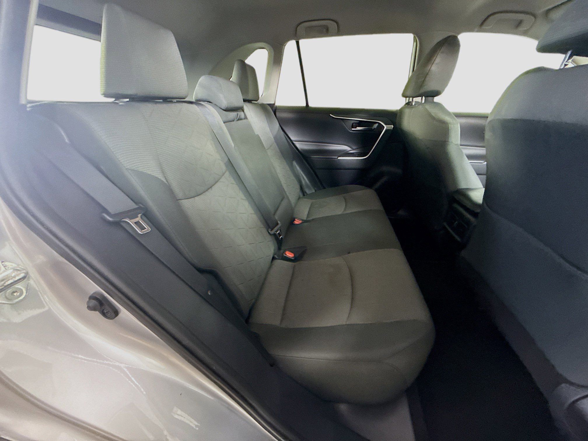 Used 2020 Toyota RAV4 XLE image 27