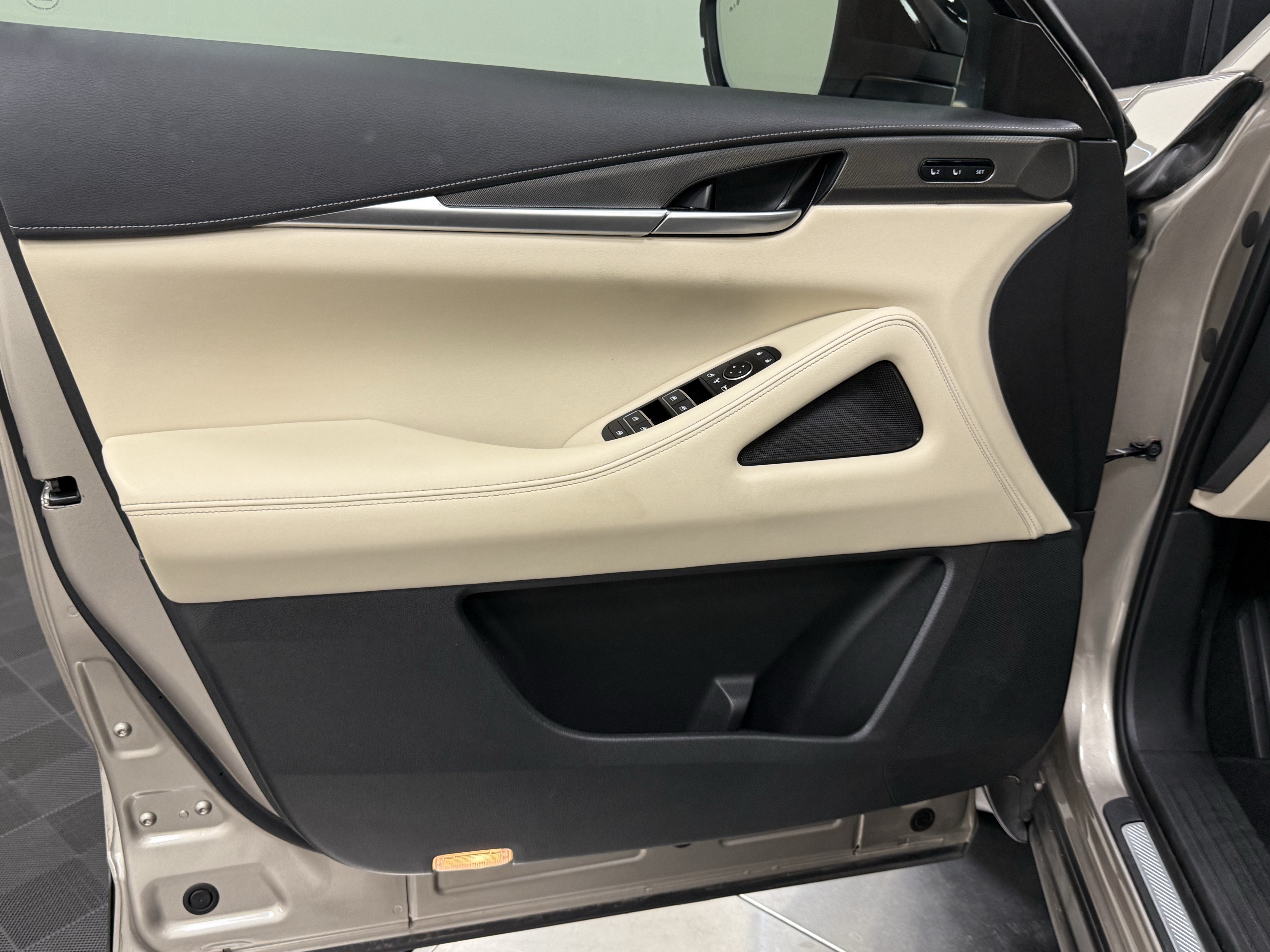 Certified 2024 INFINITI QX60 Luxe FWD image 10