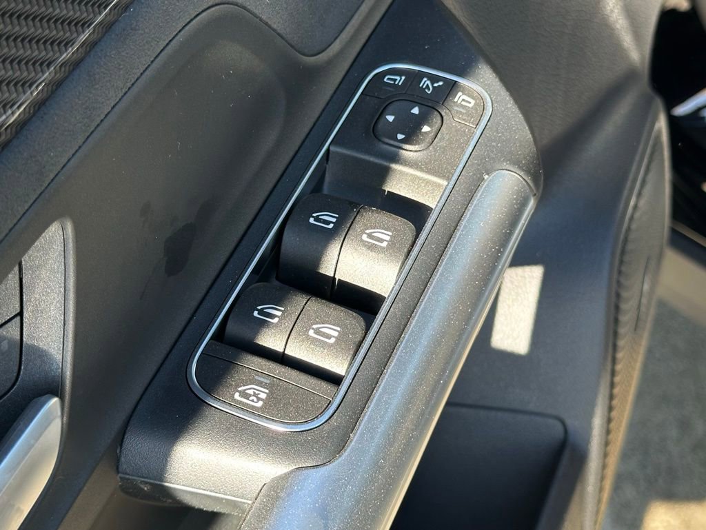 New 2025 Mercedes-Benz GLA 35 AMG 4MATIC image 14