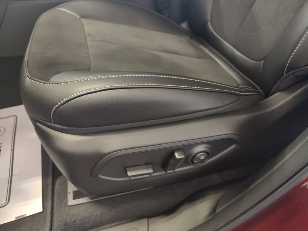 New 2025 Jeep Grand Cherokee Altitude image 29