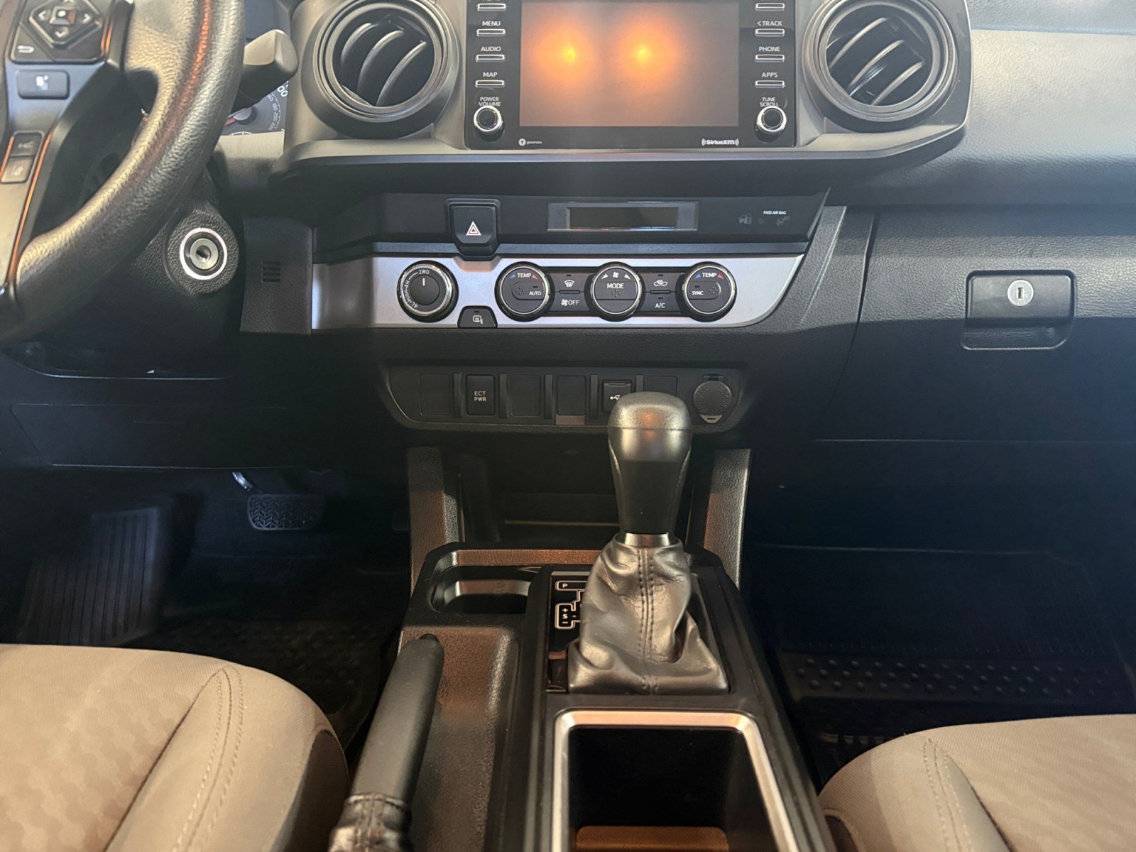 Used 2022 Toyota Tacoma SR AWD/4WD image 12