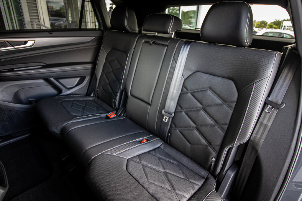 New 2026 Volkswagen Atlas Cross Sport SE FWD image 31