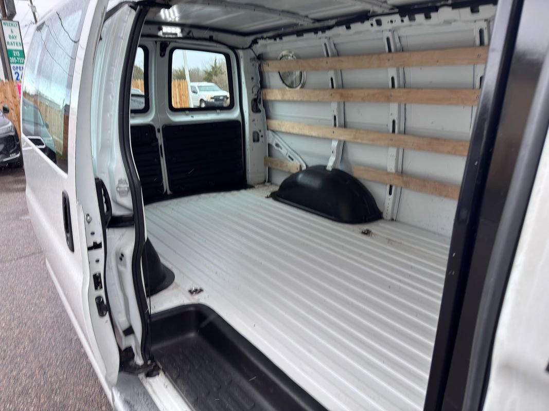 Used 2019 GMC Savana 2500 w/ Driver Convenience Package image 30