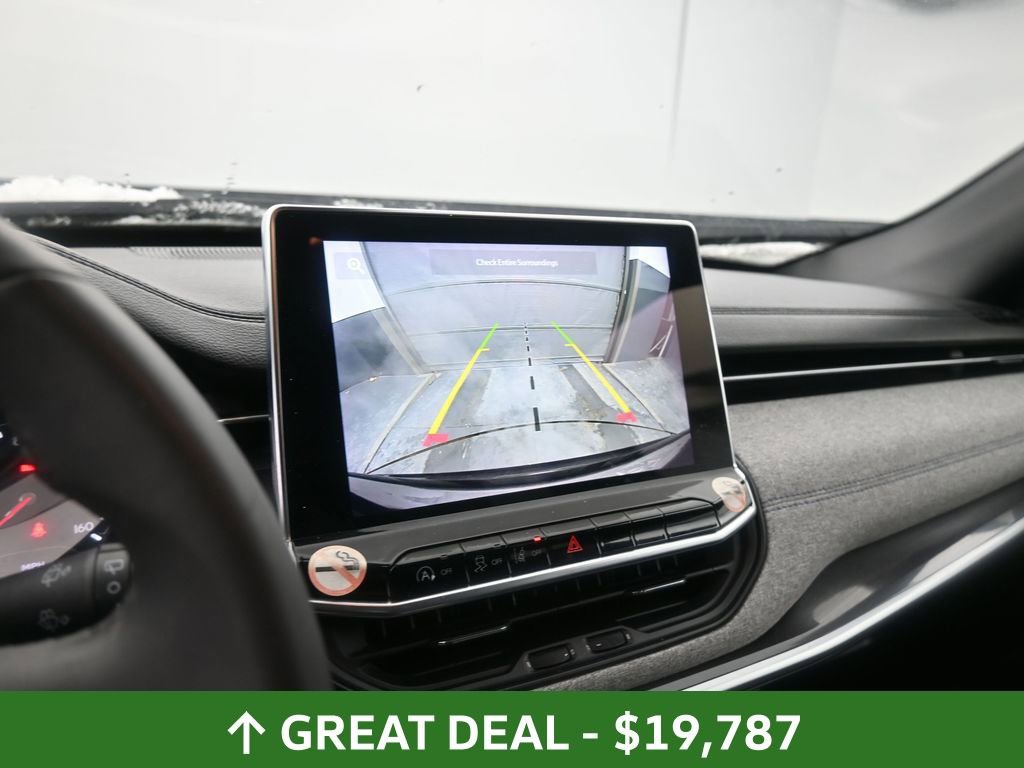 Used 2024 Jeep Compass Latitude image 33