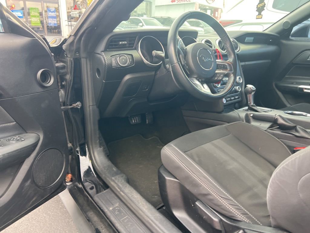 Used 2019 Ford Mustang Coupe image 2