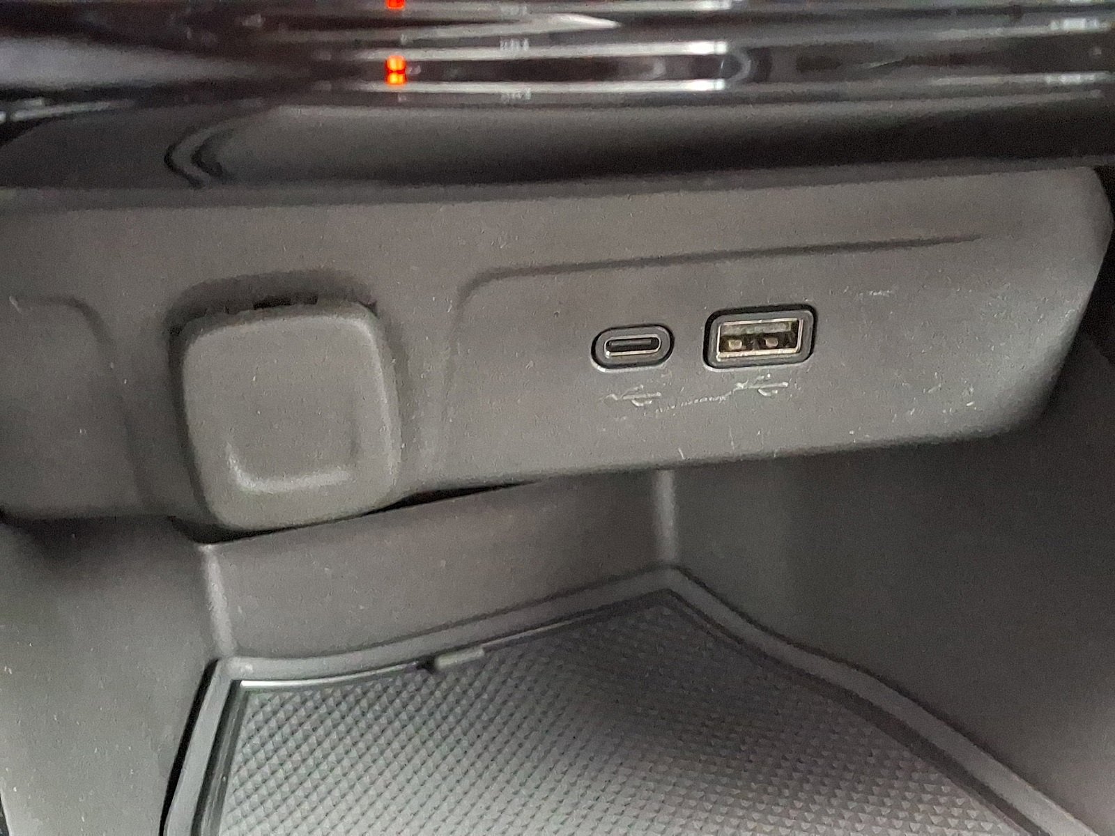 Used 2024 Chevrolet Trax RS w/ Driver Confidence Package image 25