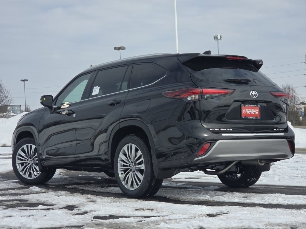 New 2026 Toyota Highlander Platinum image 24