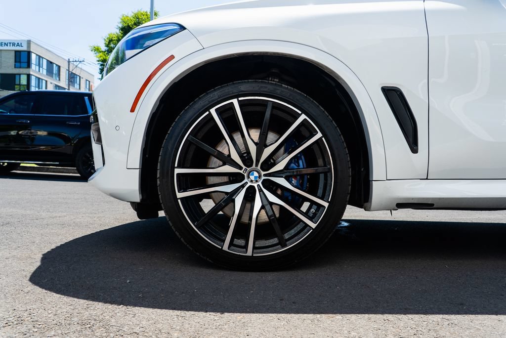 Used 2019 BMW X5 xDrive50i w/ M Sport Package AWD/4WD image 7