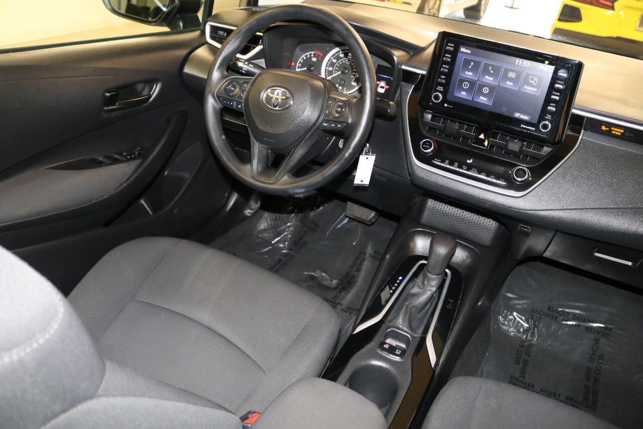 Used 2022 Toyota Corolla LE image 14