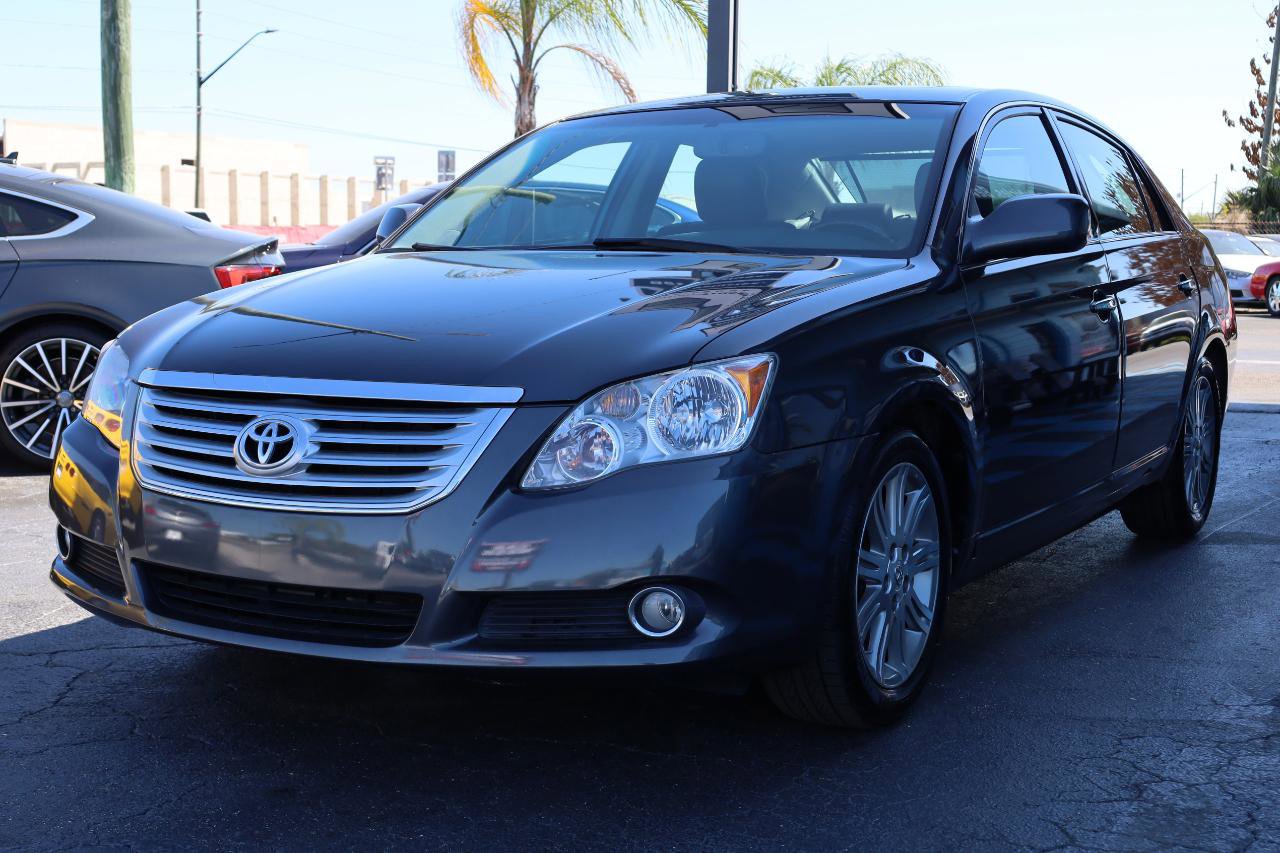 Used 2010 Toyota Avalon Limited FWD image 2