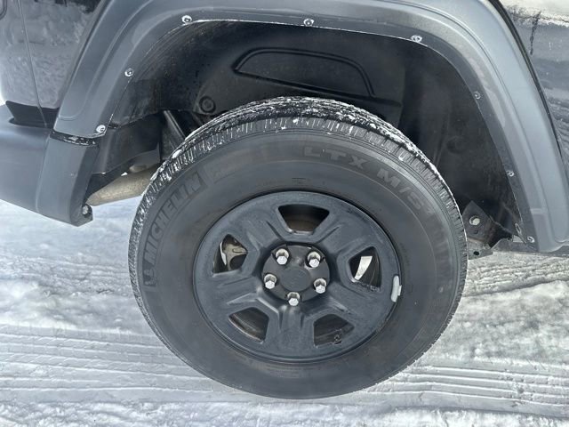 Used 2018 Jeep Wrangler Sport image 14