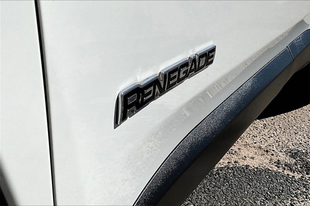 Used 2018 Jeep Renegade Limited w/ Safety & Security Group image 31