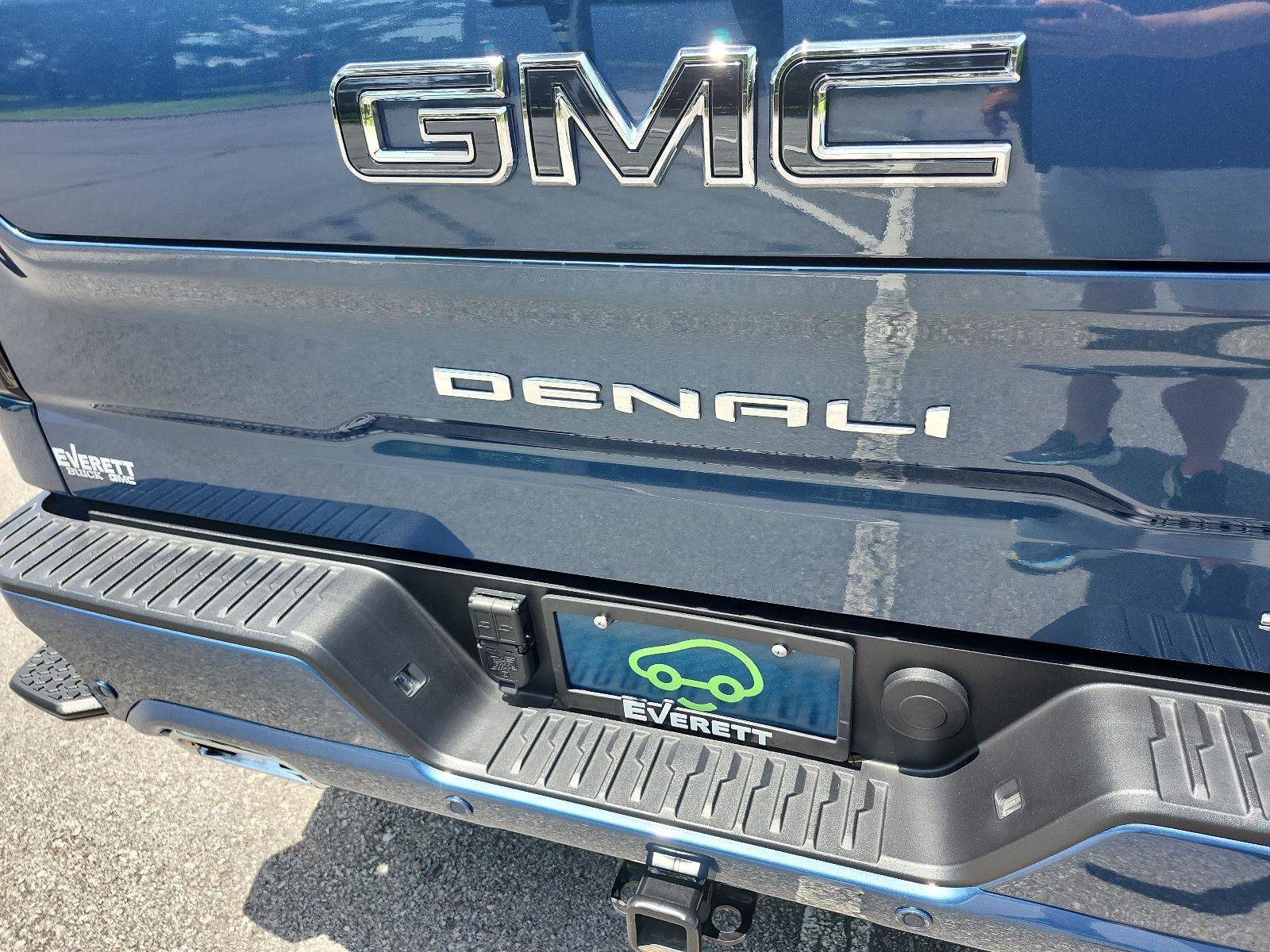 Certified 2025 GMC Sierra 1500 Denali Ultimate AWD/4WD image 4