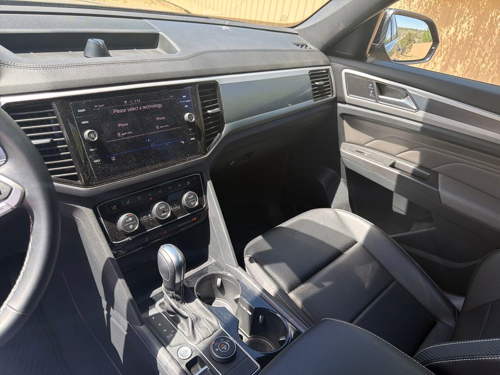Used 2022 Volkswagen Atlas Cross Sport SEL image 17