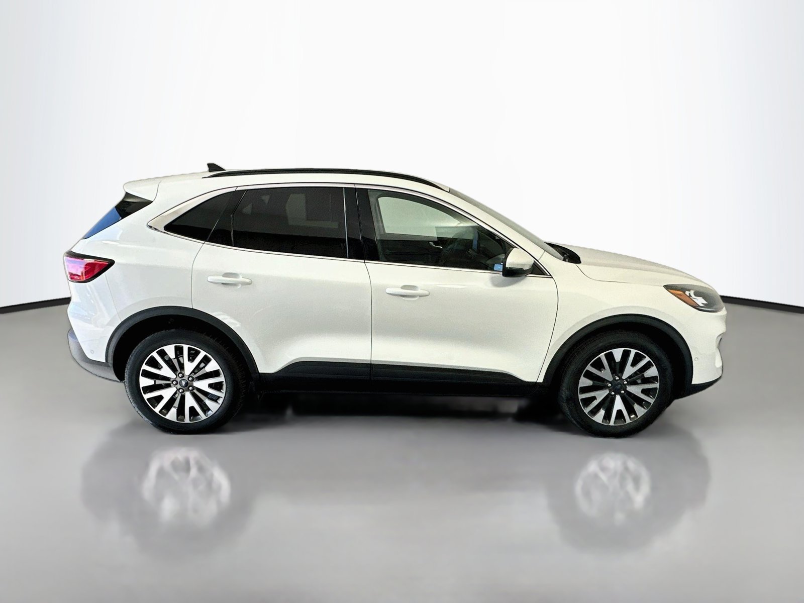 Used 2020 Ford Escape Titanium AWD/4WD image 8