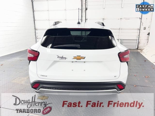 Used 2025 Chevrolet Trax LT FWD image 7