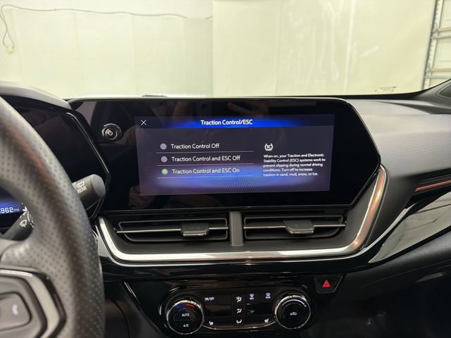 Certified 2024 Chevrolet Trax RS w/ Sunroof Package image 27