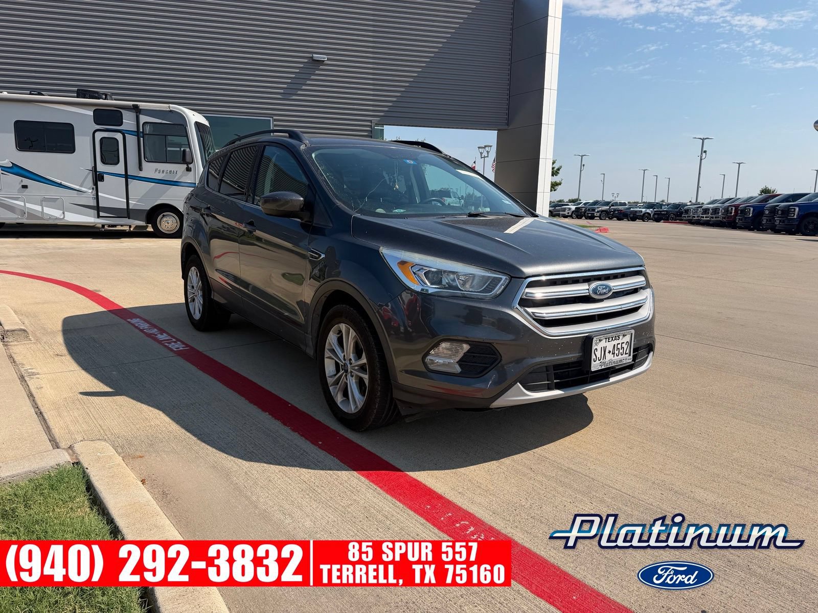 Used 2017 Ford Escape SE w/ SE Leather Comfort Package FWD image 1