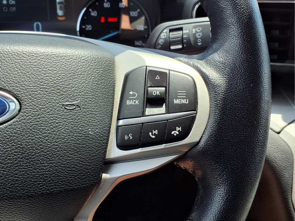 Used 2023 Ford Explorer XLT w/ Equipment Group 202A AWD/4WD image 13